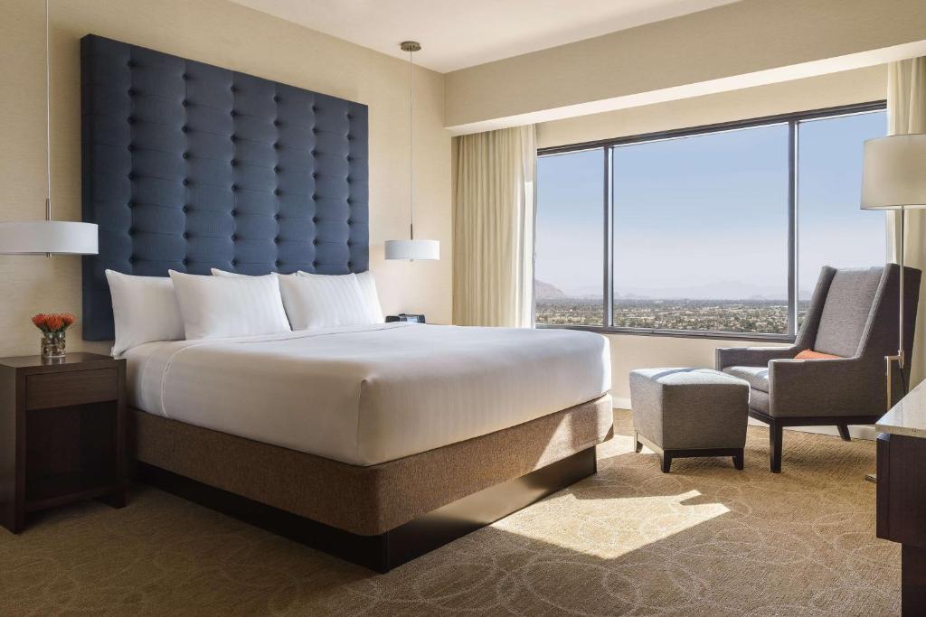 Hyatt Regency Phoenix - VIP -Suite