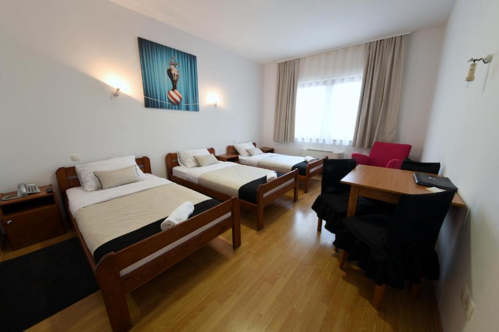 Apartments & Rooms Krizevci - Dreifacher Raum