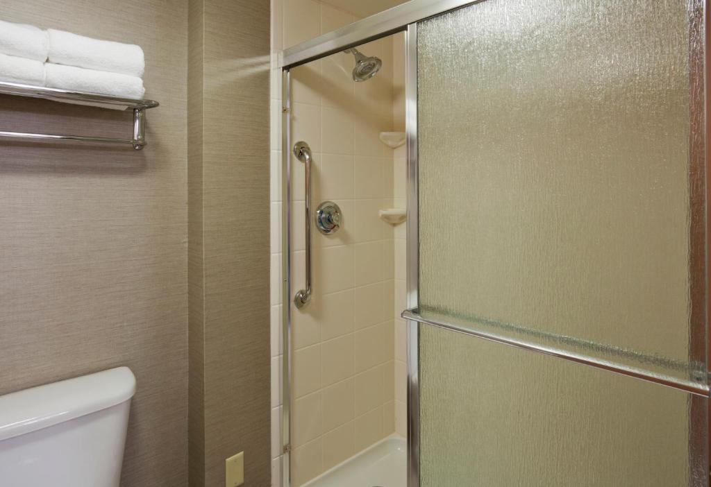 Holiday Inn Express & Suites Bloomington West, an IHG Hotel - 