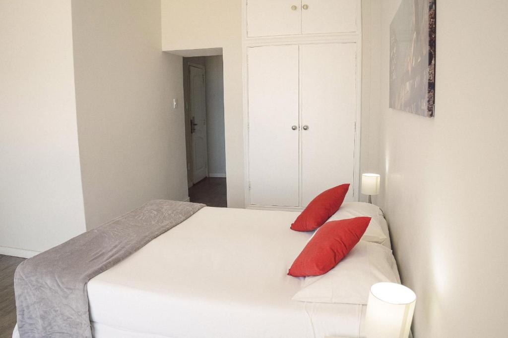  CLH Suites Domingos Ferreira