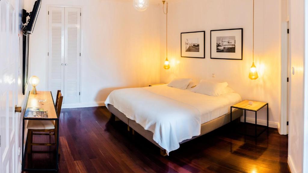 Comercial Boutique Guest House - 11