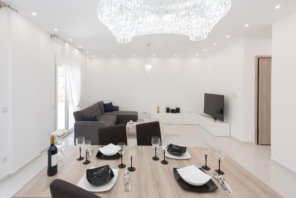 Posezení v ubytování Despina's Luxury apt downtown