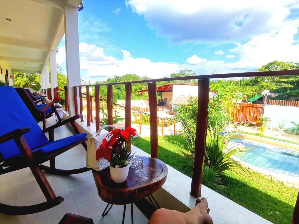 Bazén v ubytování Mayan Majesty Boutique Hotel nebo v jeho okolí