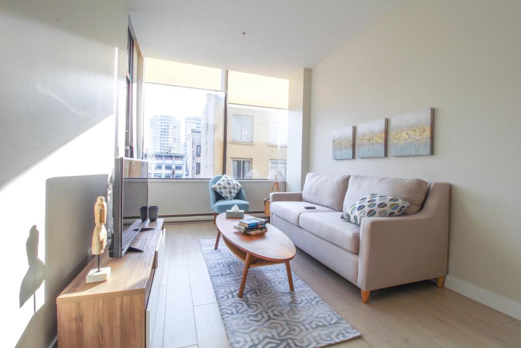 Beautiful Modern Apartment In The Heart Of Downtown Vancouver Canada Booking Com