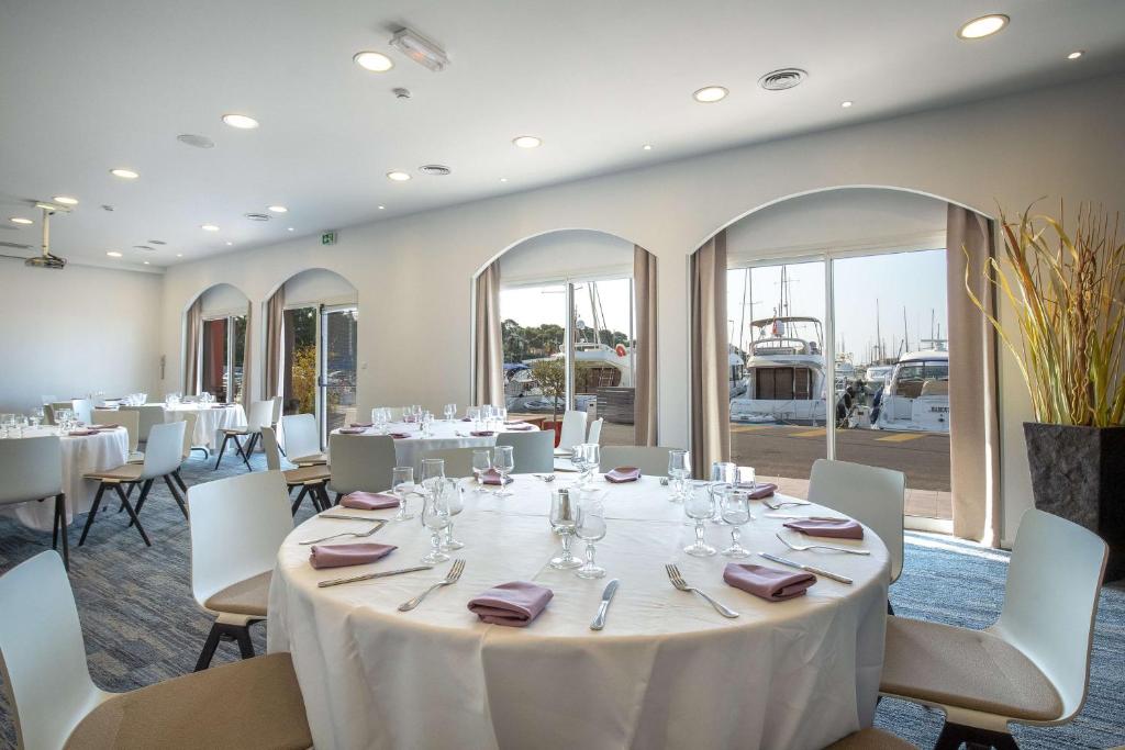Restaurace v ubytování Best Western Plus La Marina