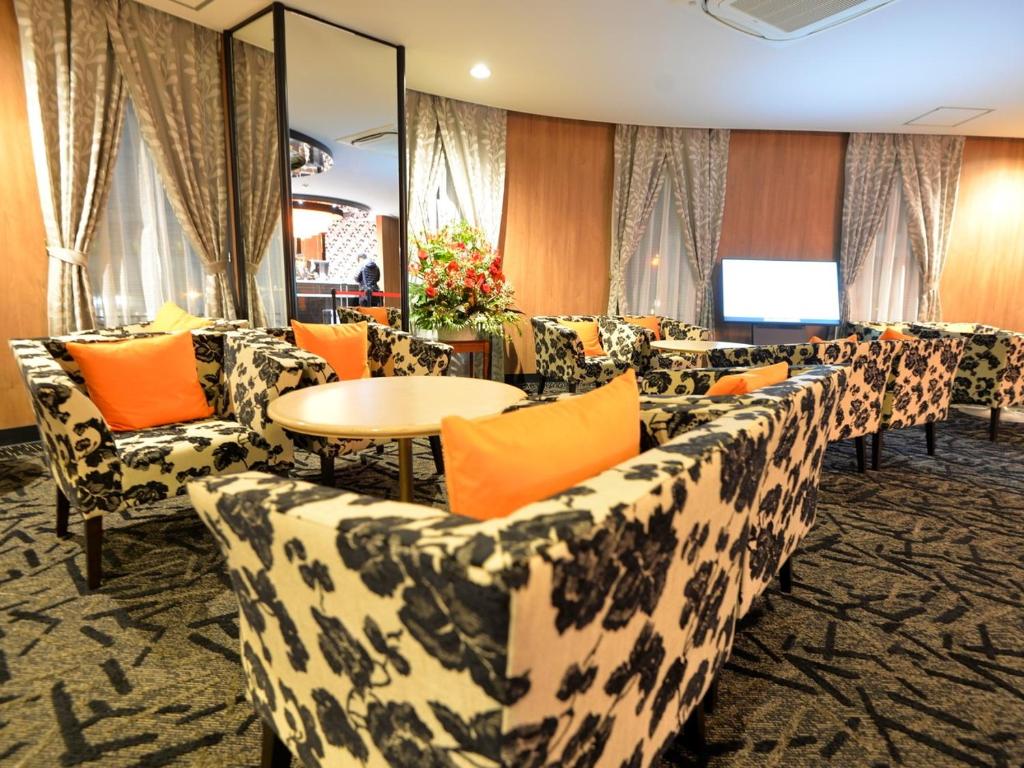 Posezení v ubytování APA Hotel Toyohashi-Ekimae