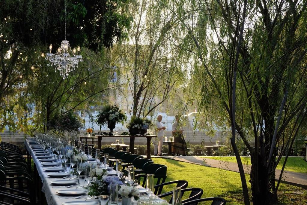 Hotel Ping Silhouette