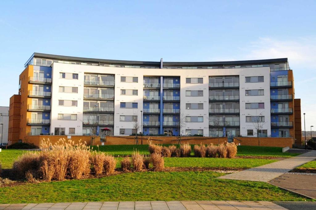 AFFLUENT APARTMENTS Waterside tideslea path