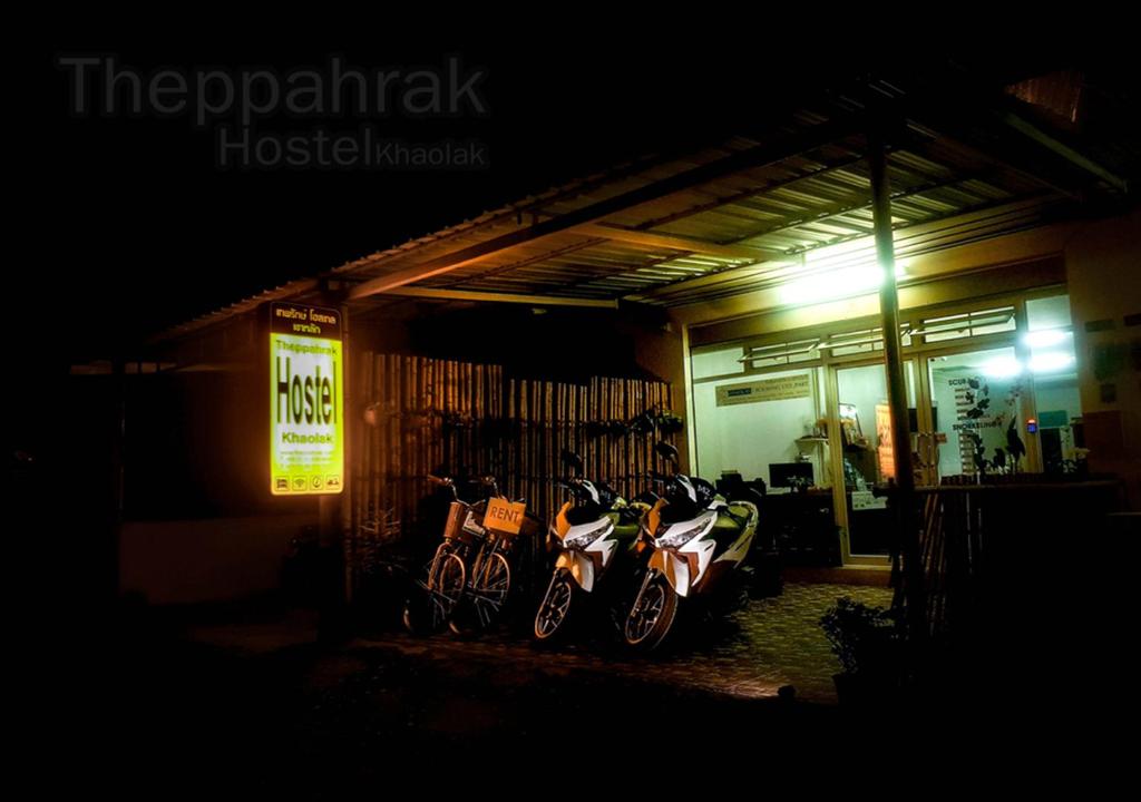 Hosté ubytování Theppahrak Hostel Khaolak