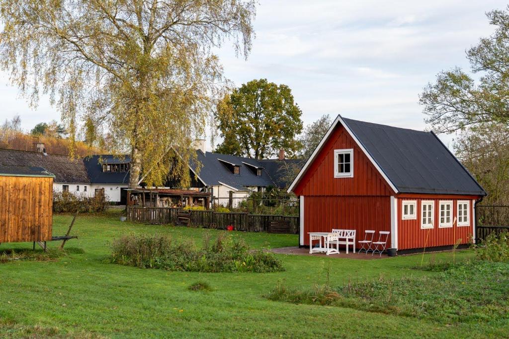 Vedboden Stuga på Källagården