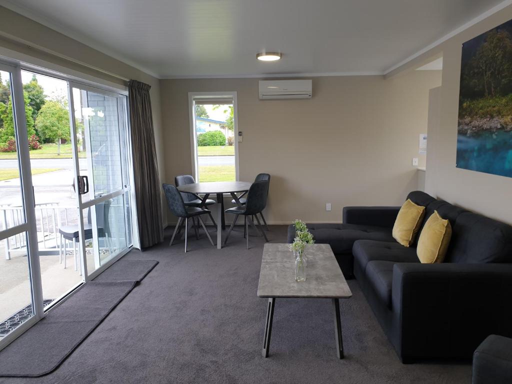 Lakeside Motel & Apartments - Resim 37