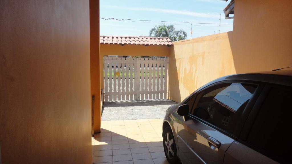  Casa 200m da praia 3 dorm. p/ 12 pessoas