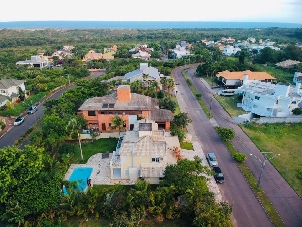  Casa c/piscina Condominio