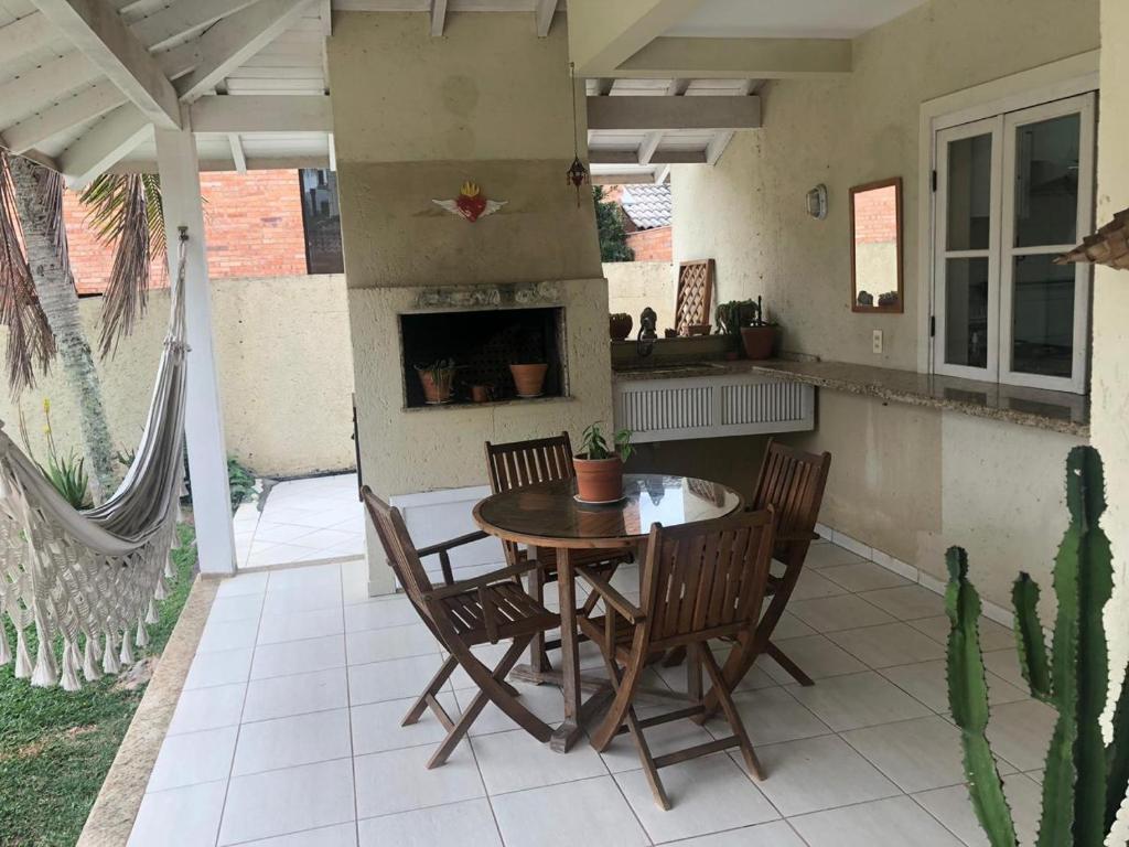  Casa c/piscina Condominio