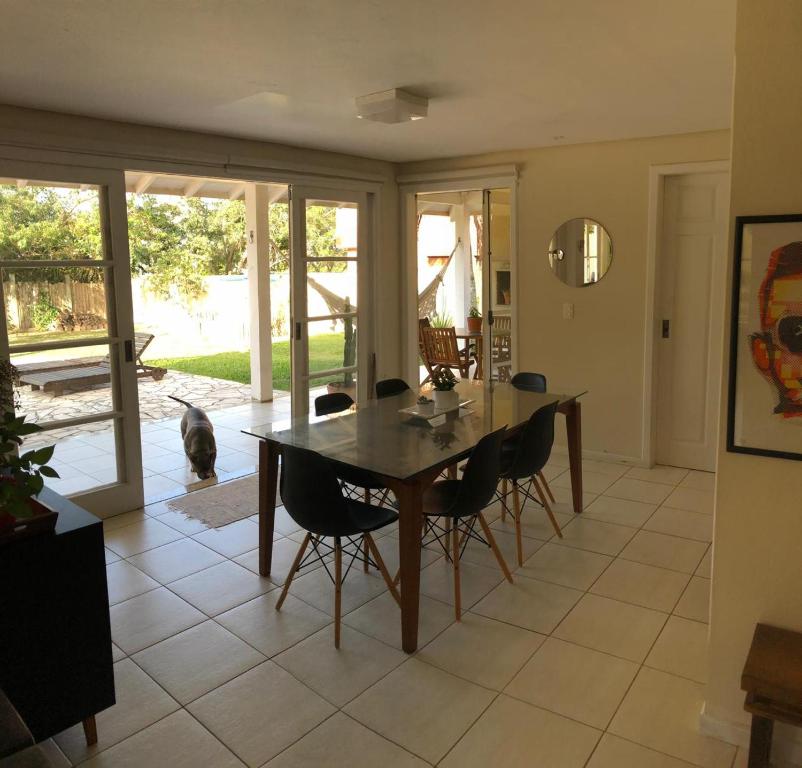  Casa c/piscina Condominio