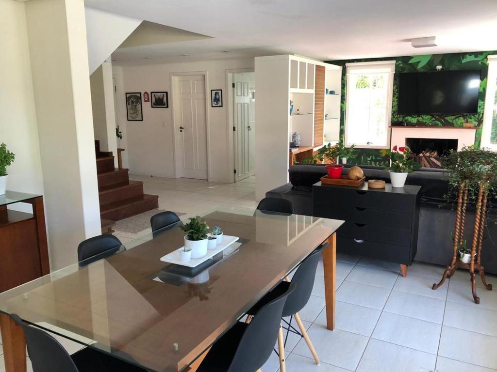  Casa c/piscina Condominio