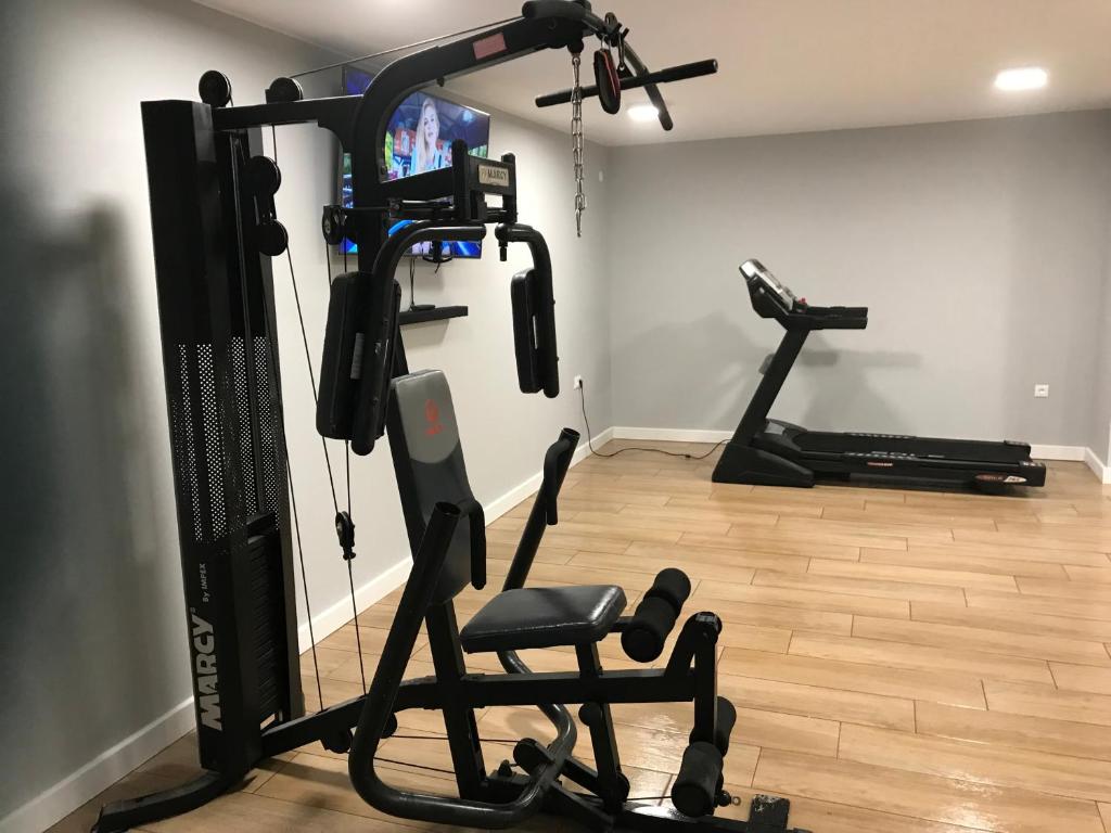 Posilňovňa alebo fitness centrum v ubytovaní Villa LouLa