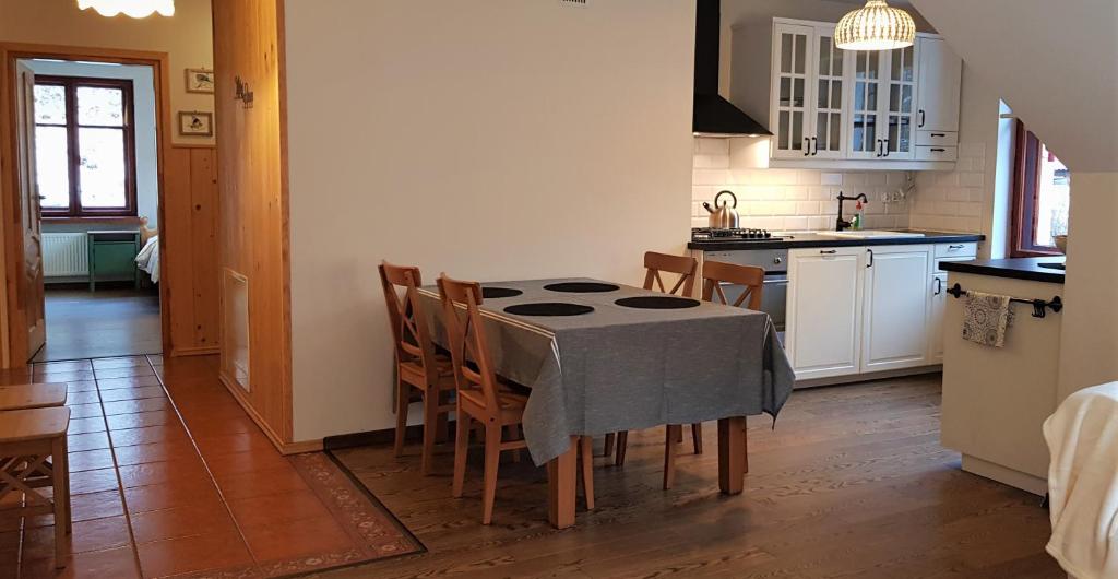 Kuchyňa alebo kuchynka v ubytovaní Apartament Międzygórze