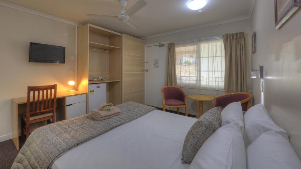 Atherton Hinterland Motel - Deluxe Queen Room