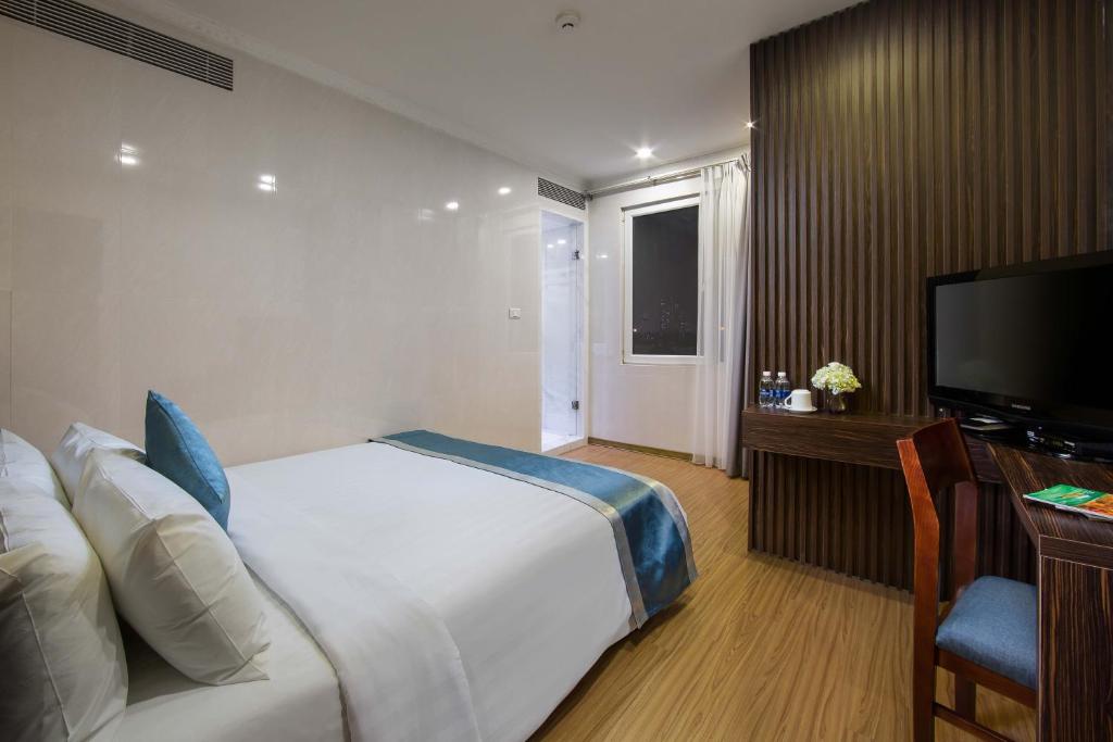 TV a/nebo společenská místnost v ubytování Danly Hotel
