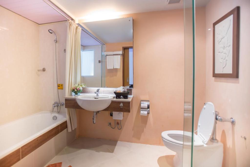 Koupelna v ubytování Asia Cha-am Hotel