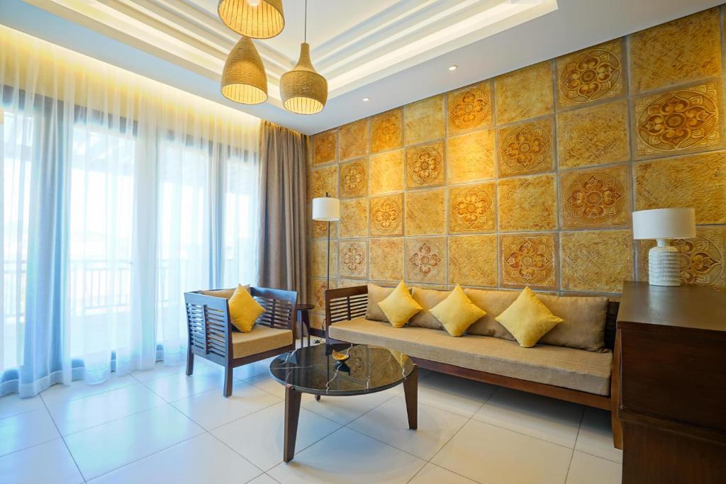 Suite Signature Có Ban Công Nhìn Ra Toàn Cảnh - Miễn Phí Minibar Trong Phòng