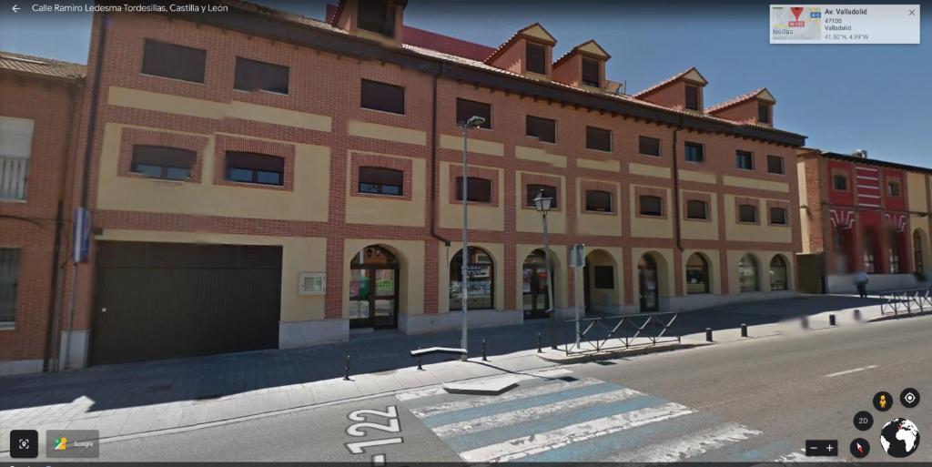 Budova, v ktorej sa apartmán nachádza