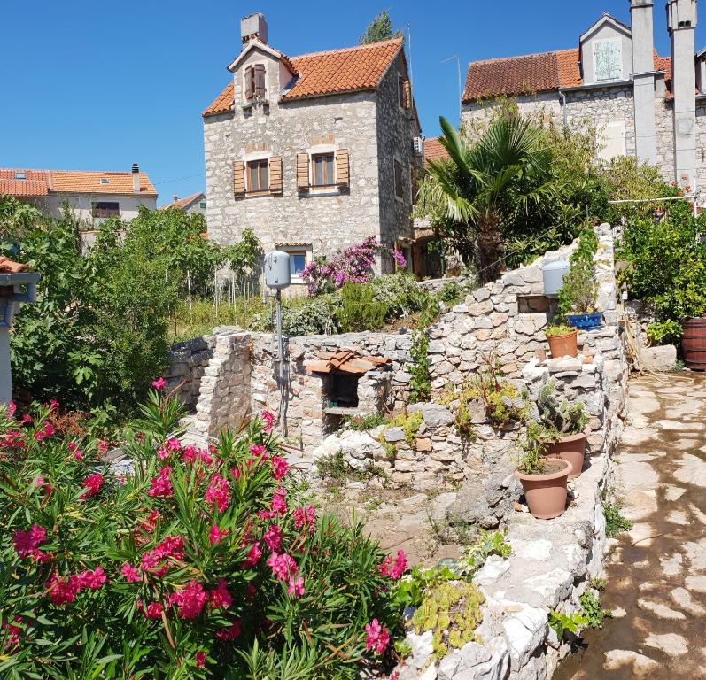 Stone house Na Rudini - Huis Met Twee Slaapkamers