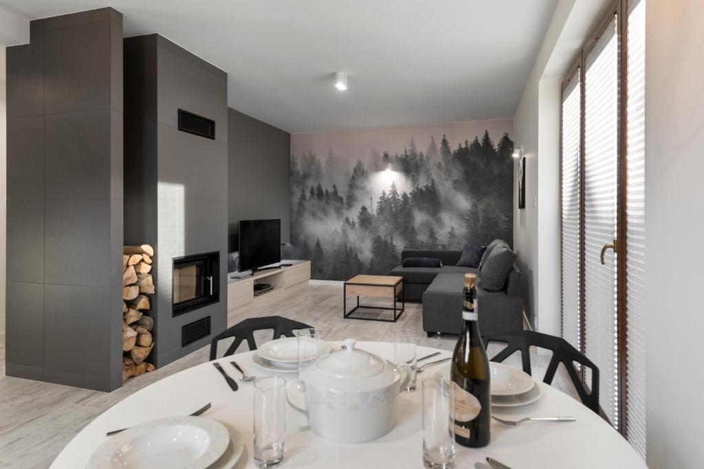 Telewizja i/lub zestaw kina domowego w obiekcie Apartament Strumień