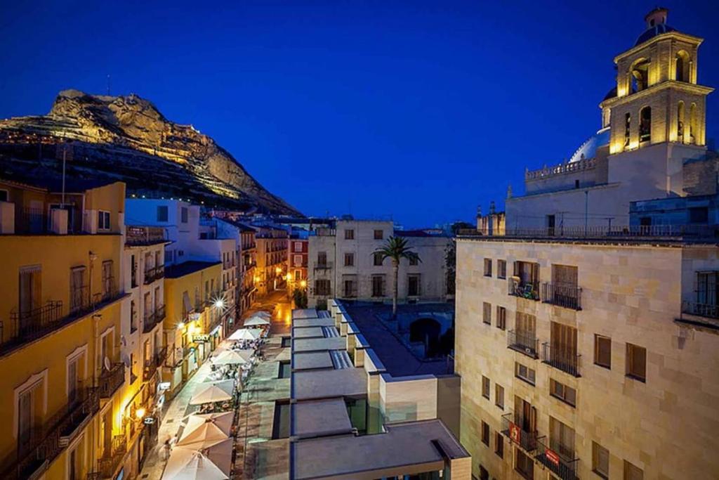 ALC - Stylish Studio with Fantastic Terrace, Old Town ...
