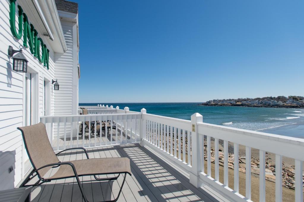 Union Bluff Hotel & Meeting House - Queen Center Room - Ocean Front