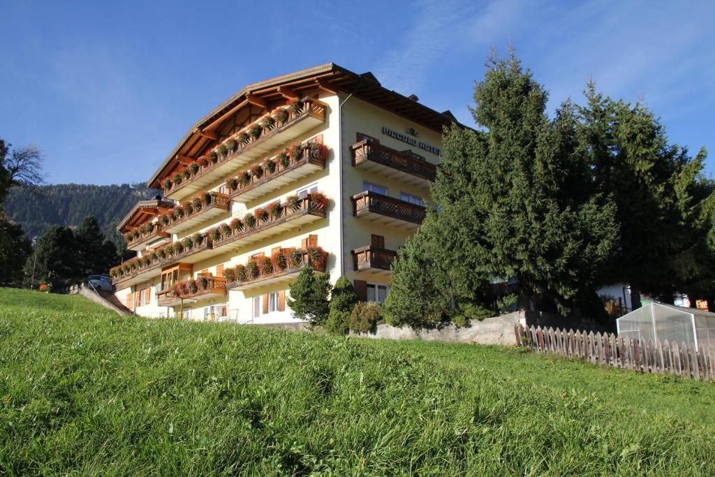 Foto da galeria de Al Piccolo Hotel em Vigo di Fassa