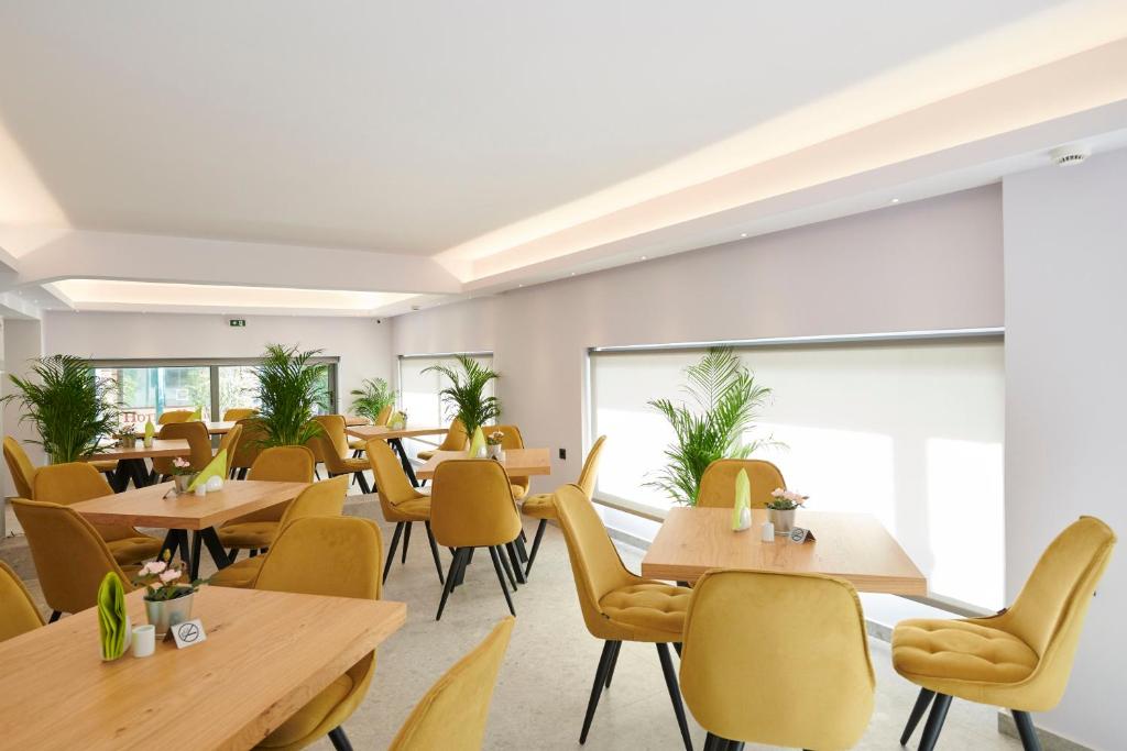 Meni Hotel & Apartments - Resim 42