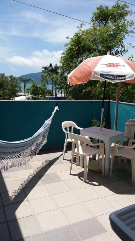  Quarto para casal Ubatuba com ar-condicionado