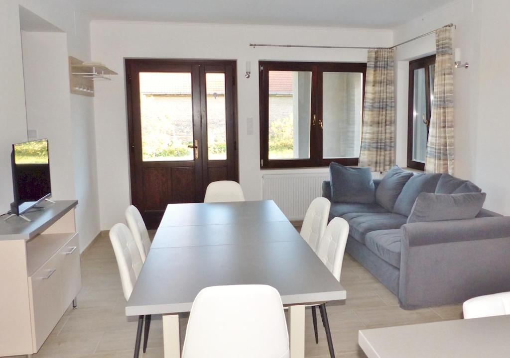 TV a/nebo společenská místnost v ubytování Guest House Magyarlukafa