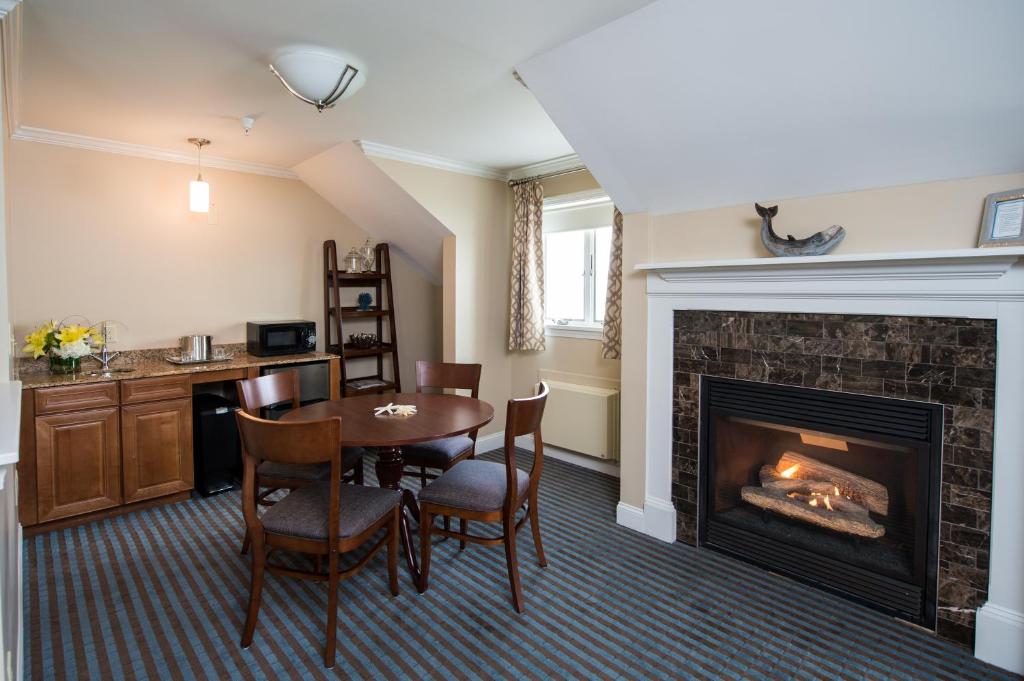 Union Bluff Hotel & Meeting House - Deluxe King Ocean Front West