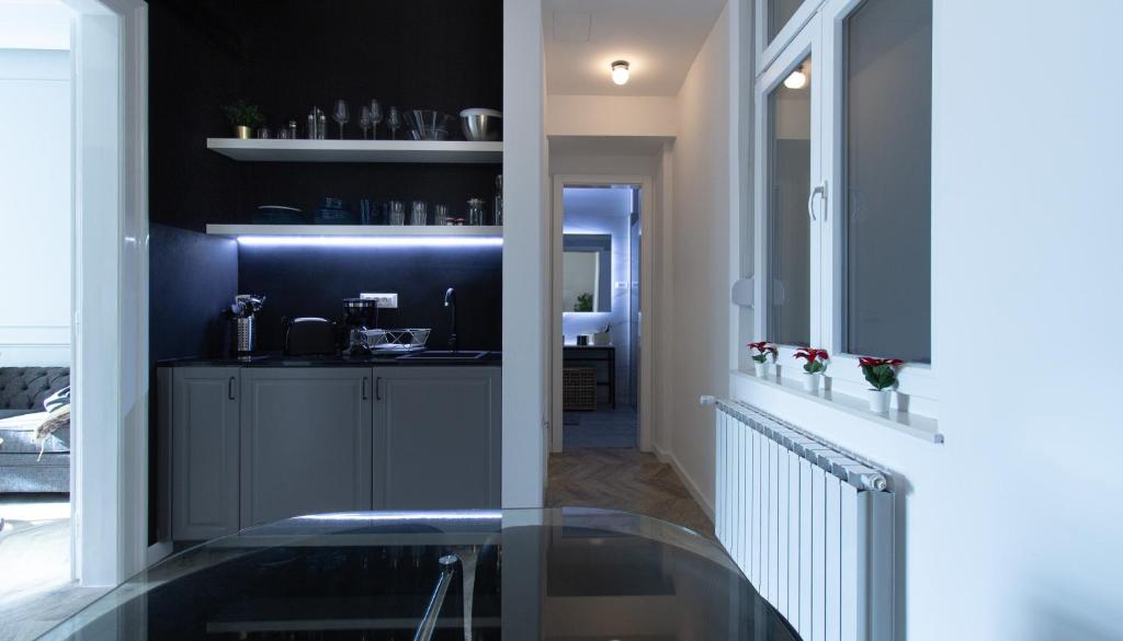 Kuchyňa alebo kuchynka v ubytovaní Tesla Design Apartments Zagreb
