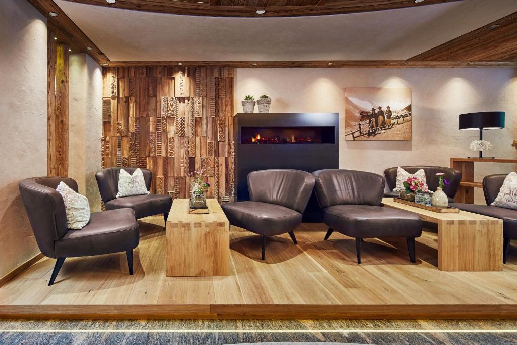Posezení v ubytování Hotel Berghof Crystal Spa & Sports