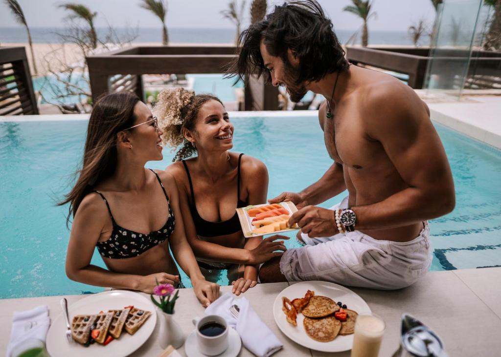 Best luxury hotels in Los Cabos 236604274