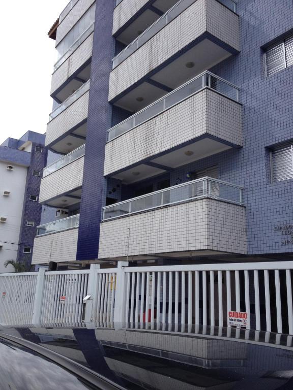  APARTAMENTO EM UBATUBA - PRAIA DO ITAGUÁ