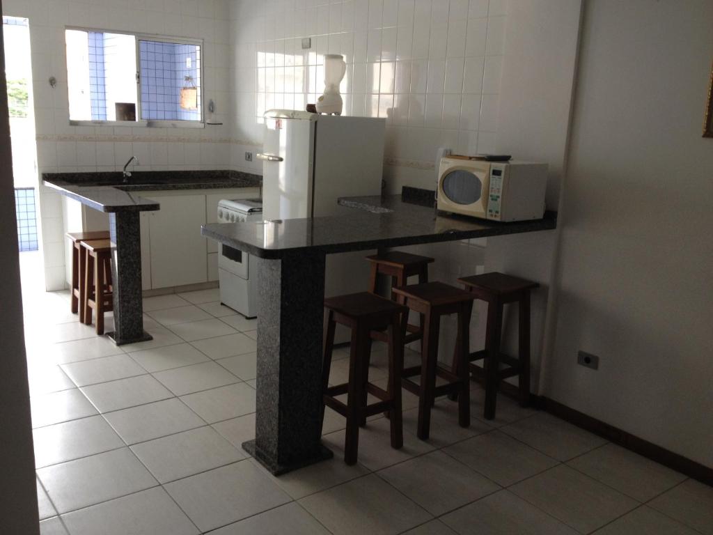  APARTAMENTO EM UBATUBA - PRAIA DO ITAGUÁ