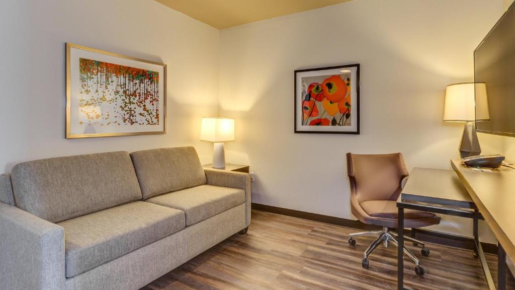 Holiday Inn & Suites Bellingham by IHG photo
