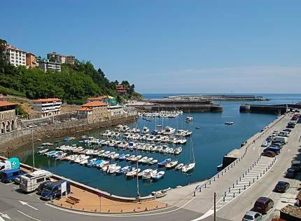 ANTZOMENDI - Two-Bedroom Apartment