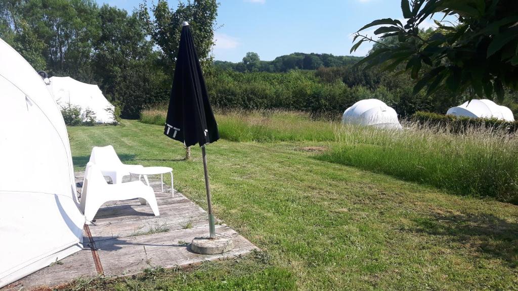 Loodusmaastik of the luxury tent lähedal