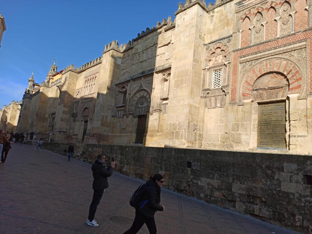 Amor, emoción y más, Auténtico apartamento céntrico climatizado,con wifi, cercano a la catedral y estaciones vendégei