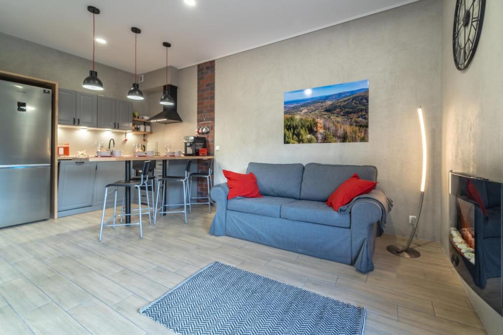 Kuchyňa alebo kuchynka v ubytovaní Apartamenty Pod Gondola Świeradów