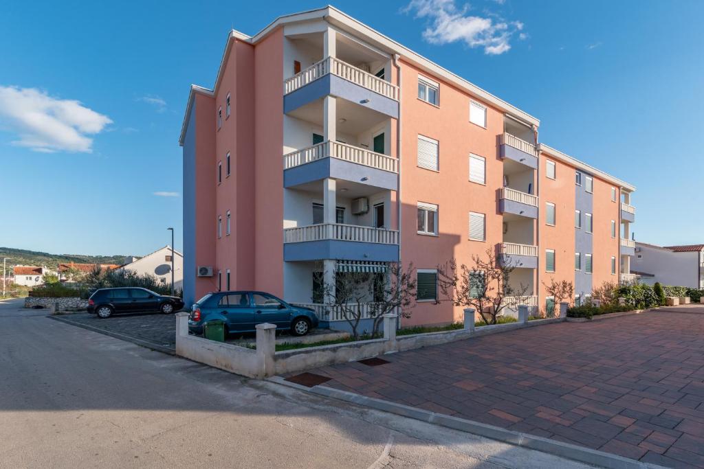 Budova, v ktorej sa apartmán nachádza