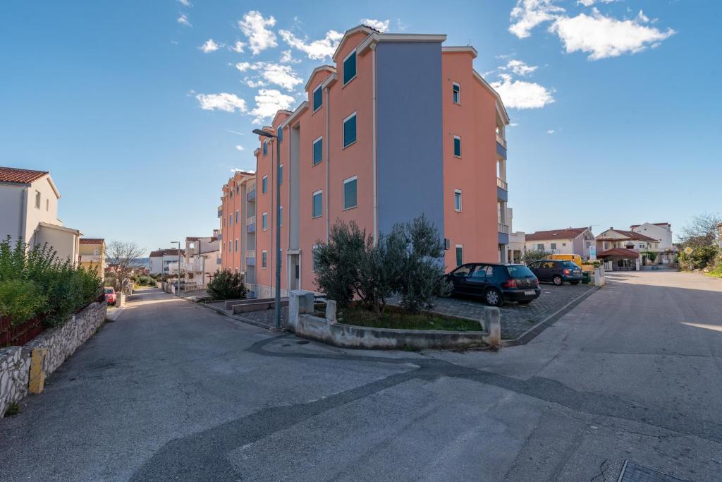 Budova, v ktorej sa apartmán nachádza