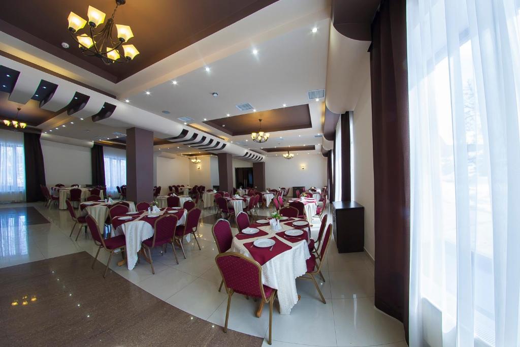 Restaurace v ubytování Alpina Resort by Stellar Hotels, Tsaghkadzor
