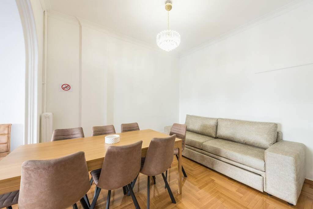 Posedenie v ubytovaní Victoria Supreme Suite